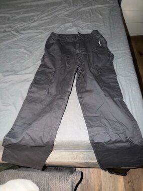 Cargo Pants in Dark Gray